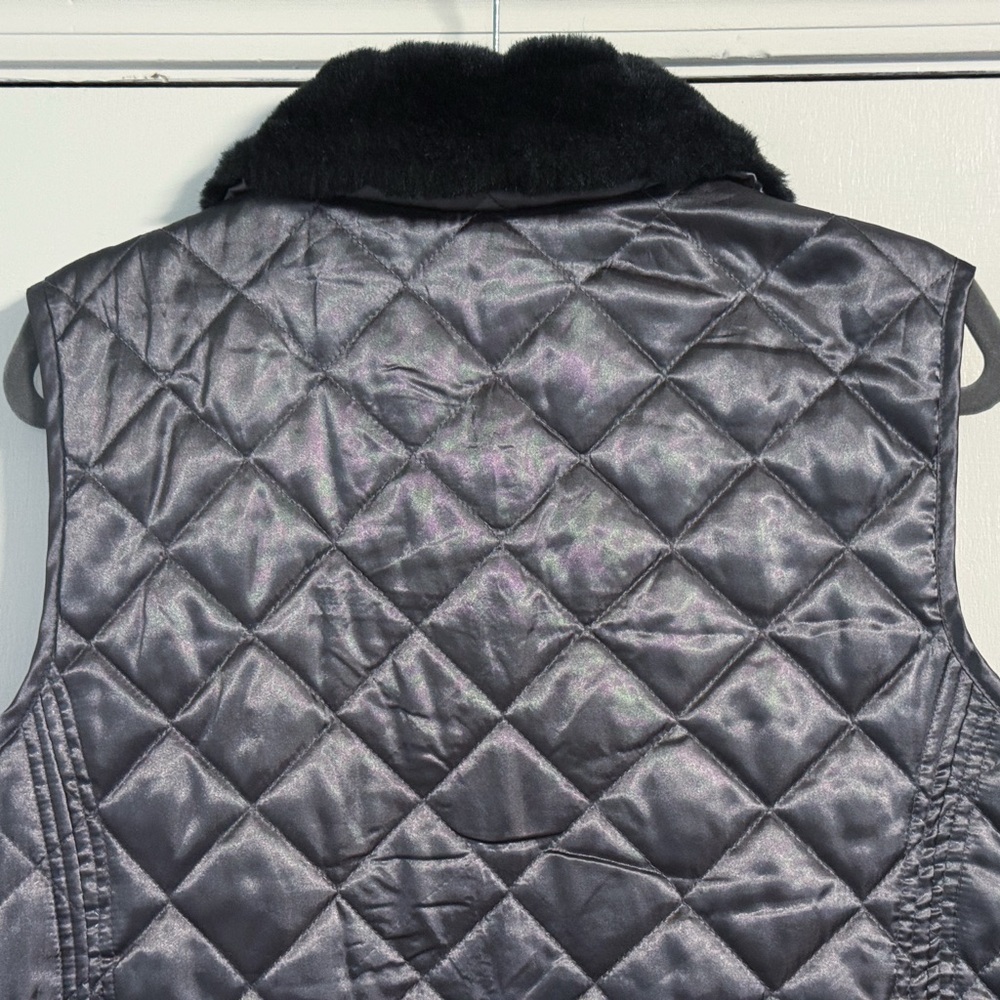 Covington Silver Gray Quilted Vest Women’s L Faux Fur Collar Zip Front - Picture 15 of 16
